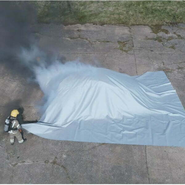 EV Fire Blanket car on fire extinguished